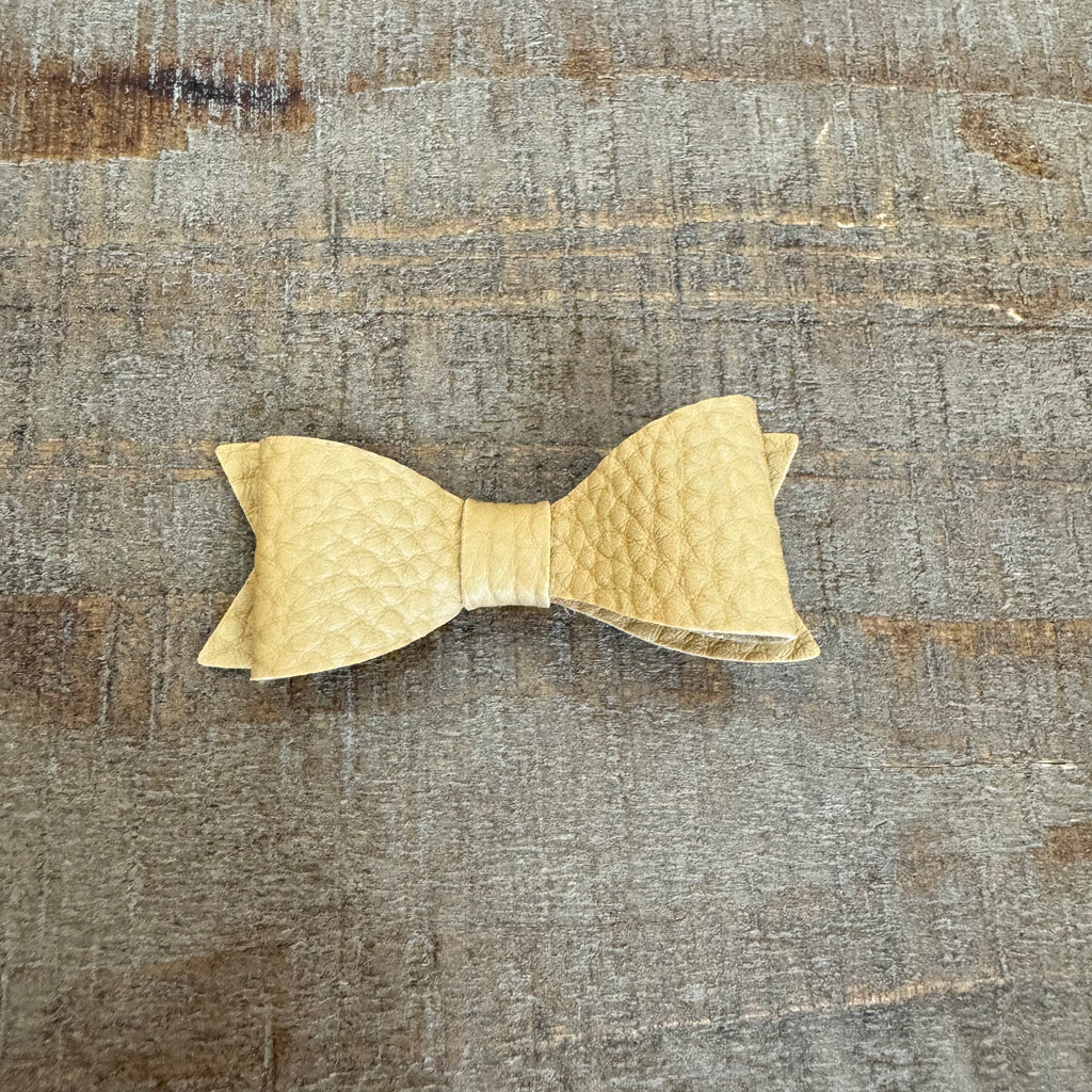 Pleather Bow Clip